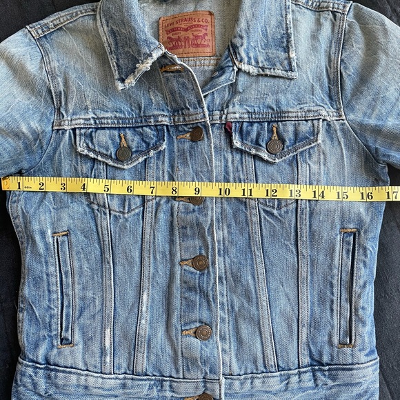 One of a Kind Levi's Cropped Trucker Jacket, XS - Picture 8 of 8